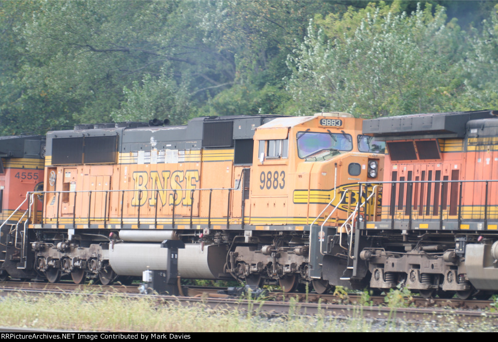 BNSF 9883